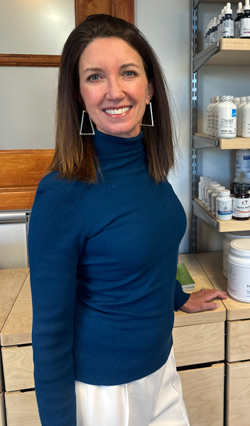 Gia brings a wealth of experience, with a full fellowship in Integrative Functional Training as well as many years in clinical practice where she implemented Functional Medicine care for her patients. She specializes in identifying and addressing issues such as gut dysbiosis, toxins, metabolic abnormalities, hormone imbalances, and nutritional deficiencies.